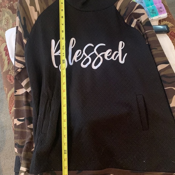 Hoodie camouflage and black. - Picture 8 of 10